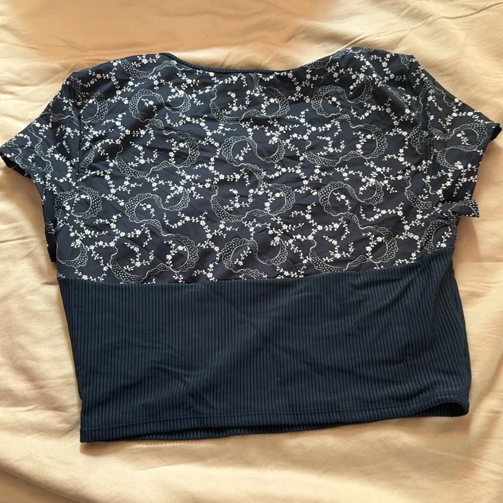 NWOT FRANKIES BIKINIS SWIM TOP